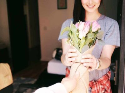 Geschenke für Frauen – das (niemals ganz) komplette Nachschlagewerk.