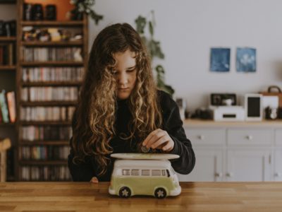 Diese Dinge sollten Kinder über Geld lernen