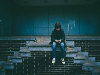 5 Tipps, Deine Kids vom Smartphone loszueisen – ohne das ganze Drama